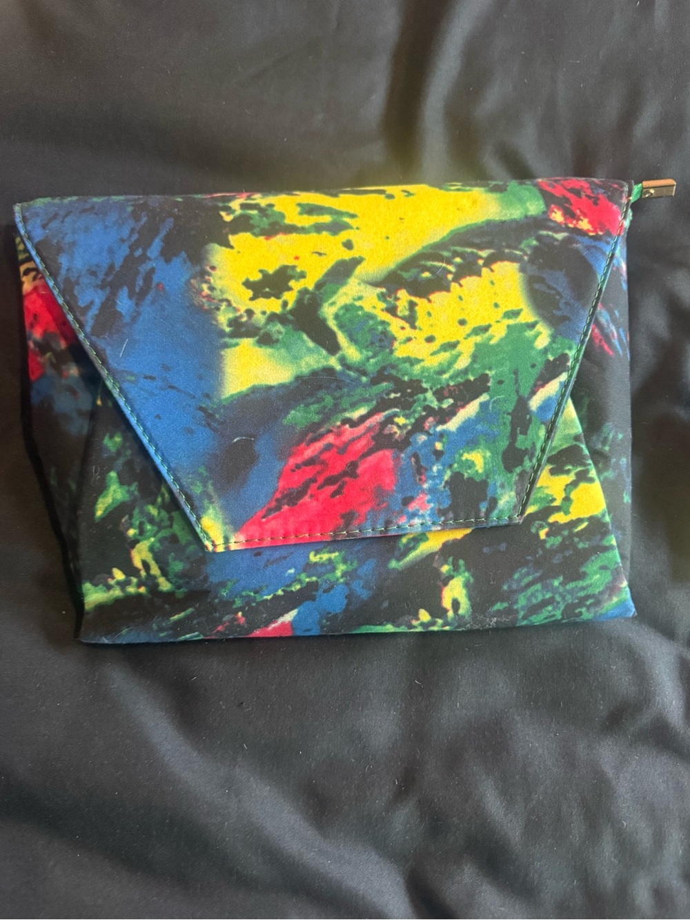 Multicolor Abstract Print Envelope Clutch - Women - Picture 3 of 6